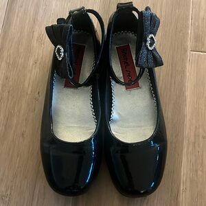 Girls Rachel Shoes Black Patent Rhinestone Heart Bow 1